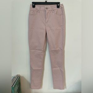Levi’s pale pink skinny pants